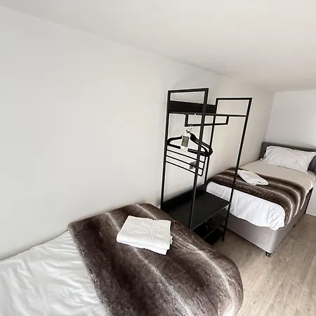 Merchants Quarters - Berkano & Othala - Two Stunning Apartments In One Booking - Both With Harbour And Sea Views - Free Roof Top Terrace With Sea And Harbour View And Central Location To Beaches Amenities Restaurants And Harbour Дом отдыха Скарборо