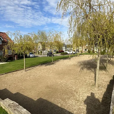 Merchants Quarters - Berkano & Othala - Two Stunning In One - Both With Harbour And Sea Views - Free Roof Terrace With Sea And Harbour View And Location To Beaches Amenities Restaurants And Harbour Scarborough