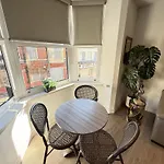 بيت للعطل Merchants Quarters - Berkano & Othala - Two Stunning In One - Both With Harbour And Sea Views - Free Roof Terrace With Sea And Harbour View And Location To Beaches Amenities Restaurants And Harbour