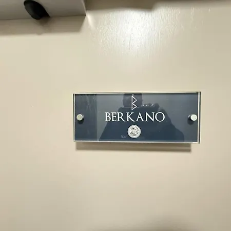 Merchants Quarters - Berkano & Othala - Two Stunning In One - Both With Harbour And Sea Views - Free Roof Terrace With Sea And Harbour View And Location To Beaches Amenities Restaurants And Harbour 別荘 *