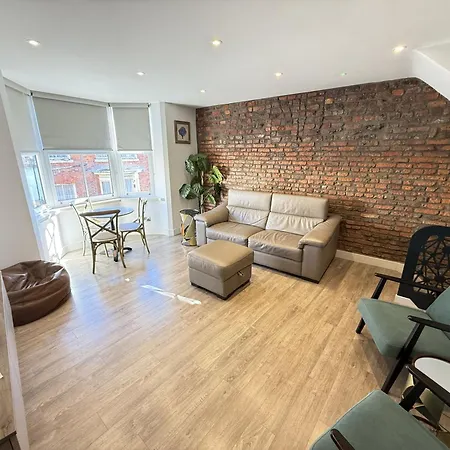 Merchants Quarters - Berkano & Othala - Two Stunning Apartments In One Booking - Both With Harbour And Sea Views - Free Roof Top Terrace With Sea And Harbour View And Central Location To Beaches Amenities Restaurants And Harbour Scarborough