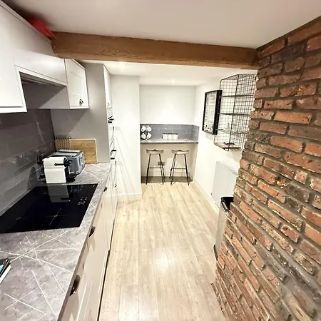 Merchants Quarters - Berkano & Othala - Two Stunning In One - Both With Harbour And Sea Views - Free Roof Terrace With Sea And Harbour View And Location To Beaches Amenities Restaurants And Harbour 別荘 *