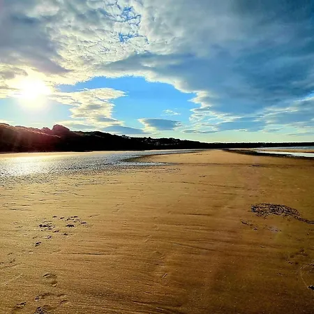 Merchants Quarters - Berkano & Othala - Two Stunning In One - Both With Harbour And Sea Views - Free Roof Terrace With Sea And Harbour View And Location To Beaches Amenities Restaurants And Harbour