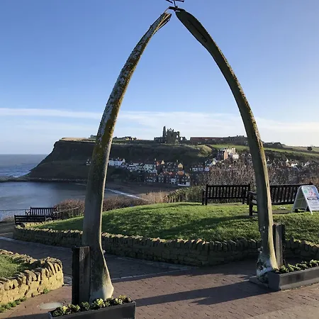 Merchants Quarters - Berkano & Othala - Two Stunning Apartments In One Booking - Both With Harbour And Sea Views - Free Roof Top Terrace With Sea And Harbour View And Central Location To Beaches Amenities Restaurants And Harbour Scarborough