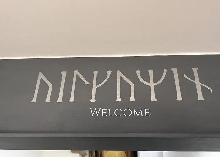 Merchants Quarters - Berkano & Othala - Two Stunning In One - Both With Harbour And Sea Views - Free Roof Terrace With Sea And Harbour View And Location To Beaches Amenities Restaurants And Harbour Scarborough