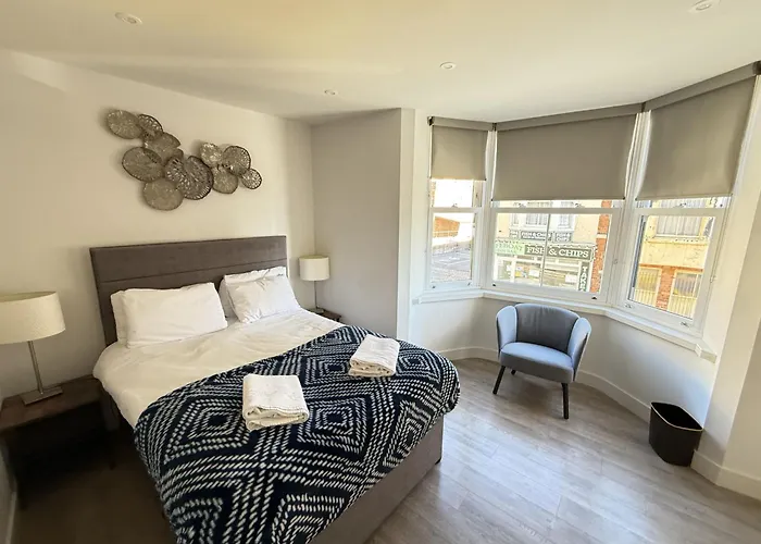 Merchants Quarters - Berkano & Othala - Two Stunning In One - Both With Harbour And Sea Views - Free Roof Terrace With Sea And Harbour View And Location To Beaches Amenities Restaurants And Harbour Ferienhaus