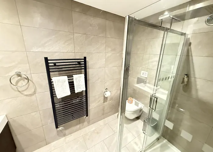 Merchants Quarters - Berkano & Othala - Two Stunning In One - Both With Harbour And Sea Views - Free Roof Terrace With Sea And Harbour View And Location To Beaches Amenities Restaurants And Harbour * Scarborough