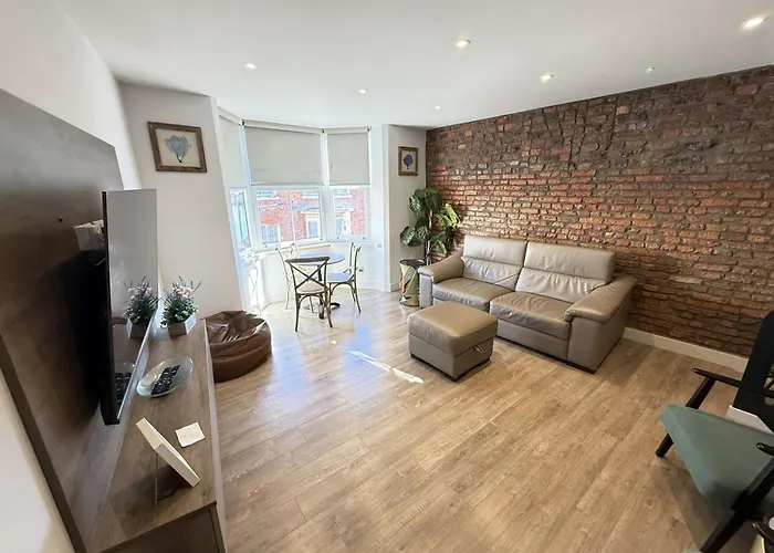 Semesterbostad Merchants Quarters - Berkano & Othala - Two Stunning In One - Both With Harbour And Sea Views - Free Roof Terrace With Sea And Harbour View And Location To Beaches Amenities Restaurants And Harbour *