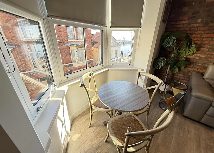 Merchants Quarters - Berkano & Othala - Two Stunning In One - Both With Harbour And Sea Views - Free Roof Terrace With Sea And Harbour View And Location To Beaches Amenities Restaurants And Harbour