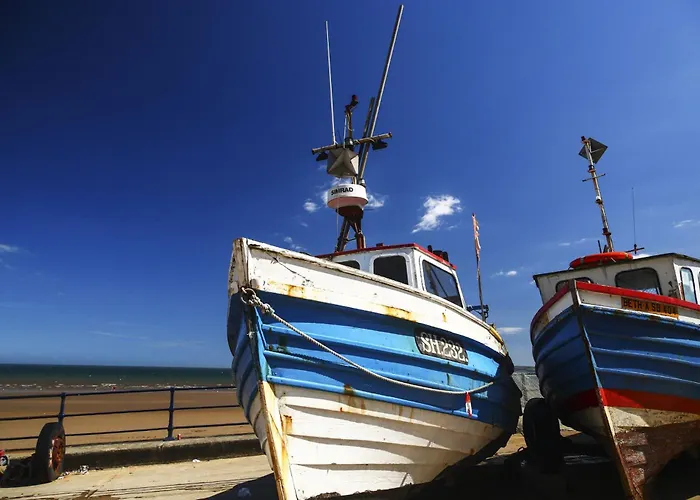 Merchants Quarters - Berkano & Othala - Two Stunning In One - Both With Harbour And Sea Views - Free Roof Terrace With Sea And Harbour View And Location To Beaches Amenities Restaurants And Harbour * Scarborough
