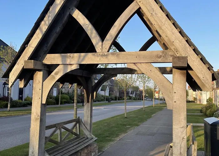 Merchants Quarters - Berkano & Othala - Two Stunning In One - Both With Harbour And Sea Views - Free Roof Terrace With Sea And Harbour View And Location To Beaches Amenities Restaurants And Harbour *